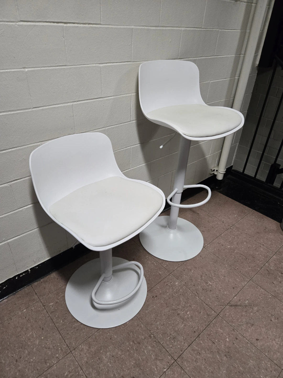 Modern White Swivel Bar Stools - Adjustable Height (Set of 2) - photo 5