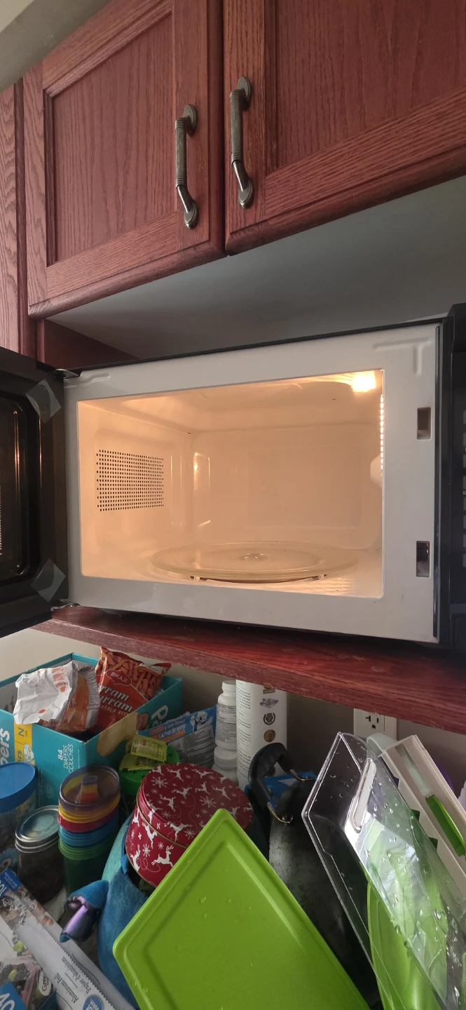 RCA RMW733-BLACK 700W Microwave Oven - photo 3