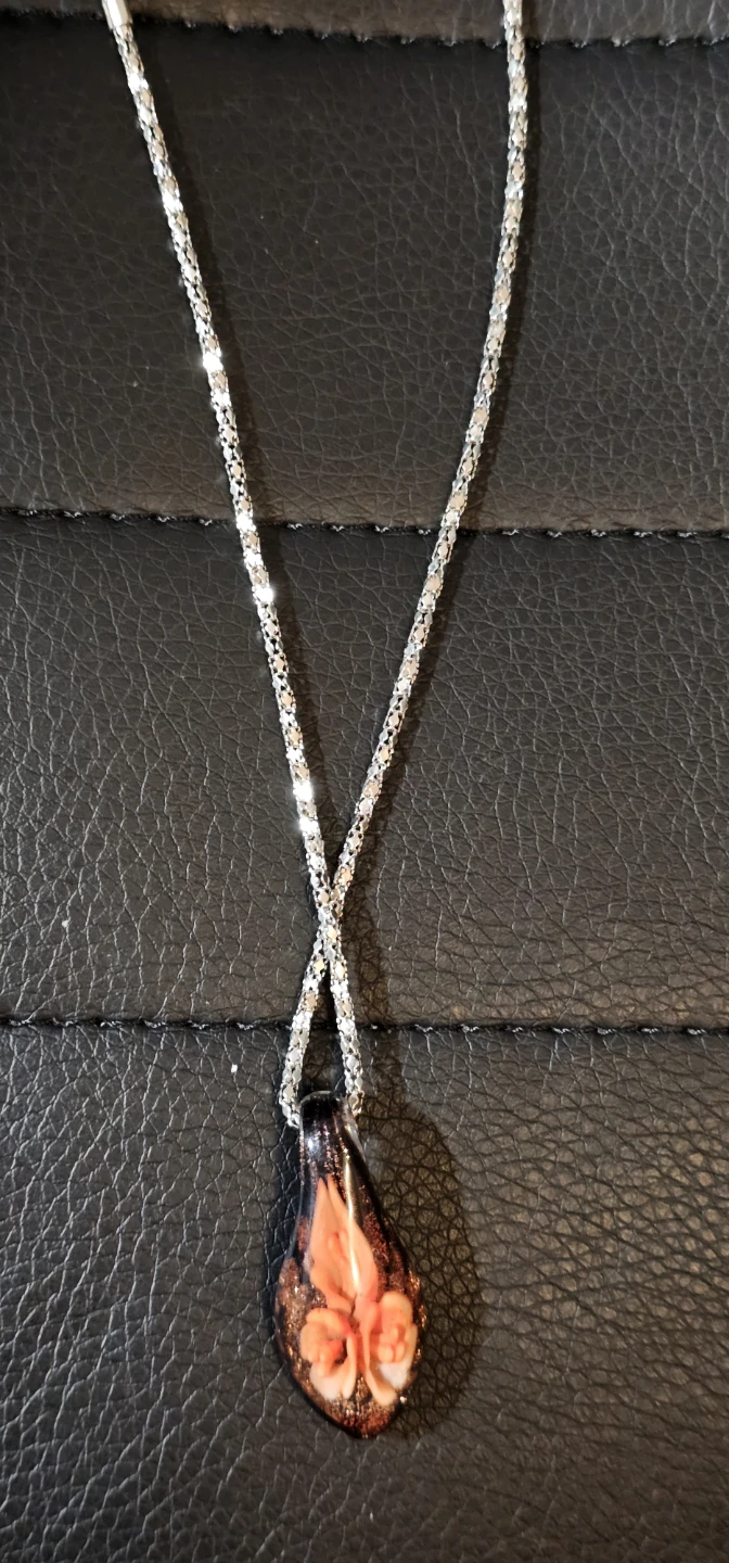 Pendant Necklace with Floral Design