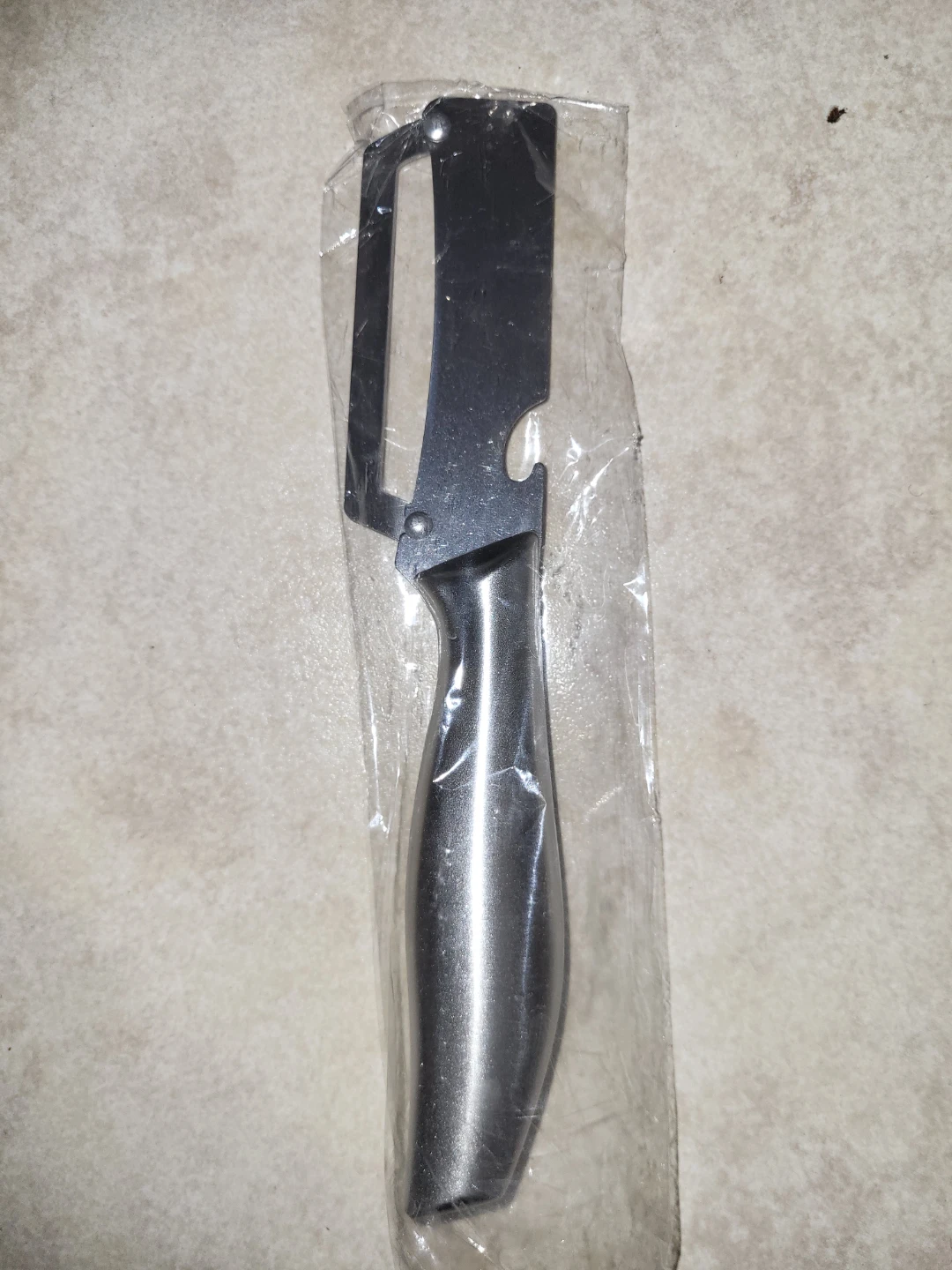 ⚽️ Multi-tool Kitchen Peeler with Bottle Opener