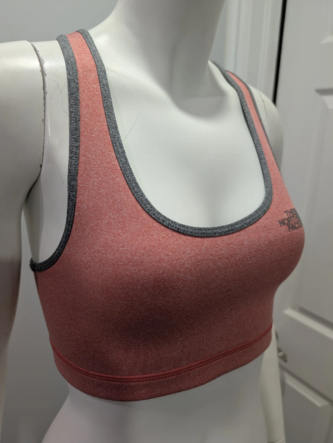 EUC - Women's The North Face Sports Bra Size M - photo 2
