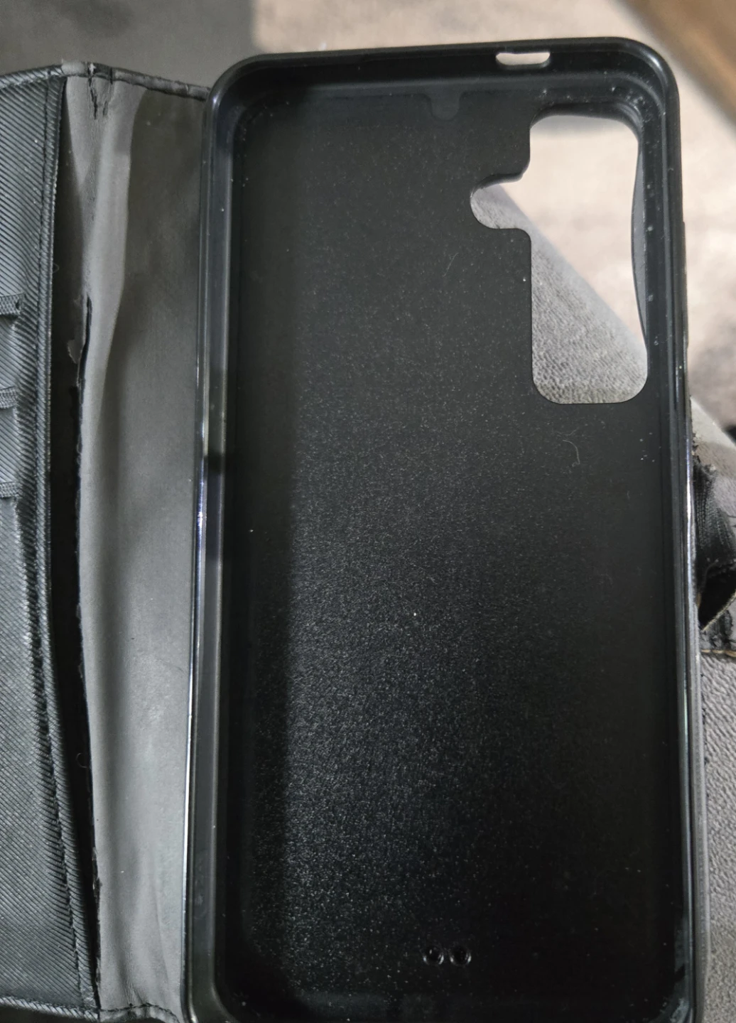 FREE SAMSUNG  Galaxy S24 Black Phone Case with Card Slots - photo 5
