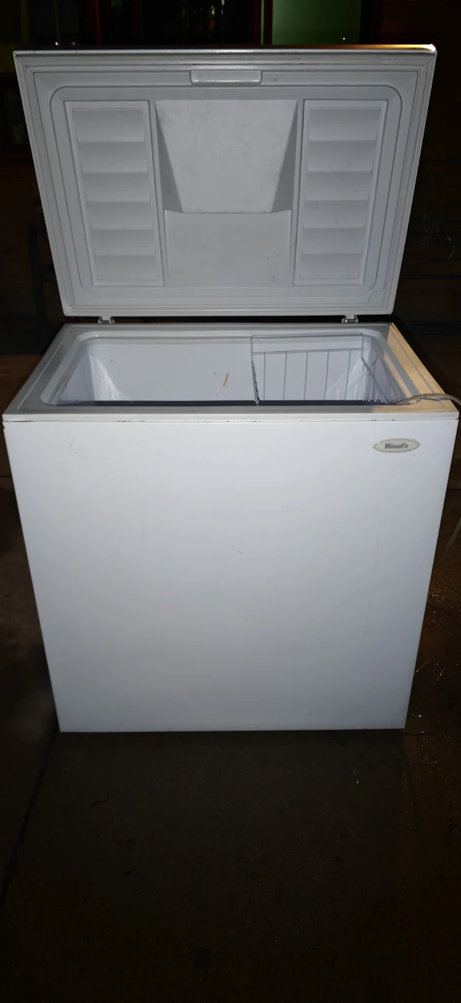 Howell's Chest Freezer - photo 5