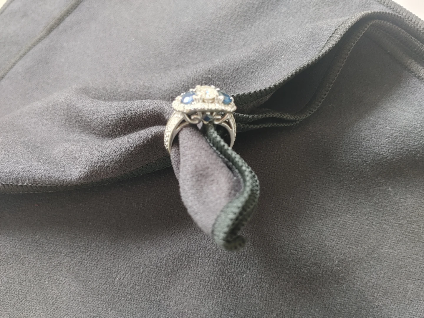14K Gold Diamond and Sapphire Ring - photo 2