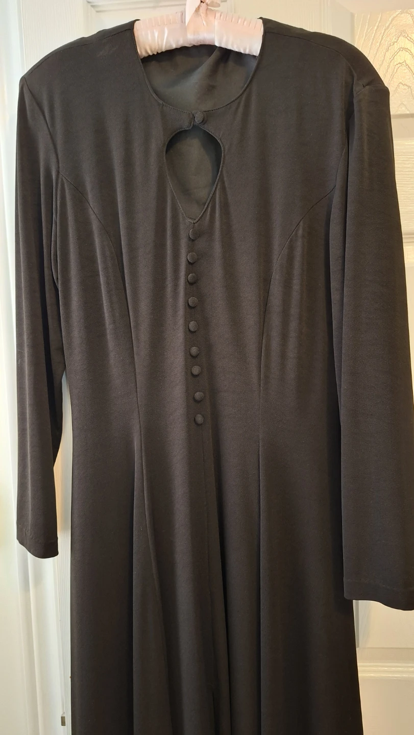 Black Long-Sleeve Dress with Keyhole Neckline - photo 2