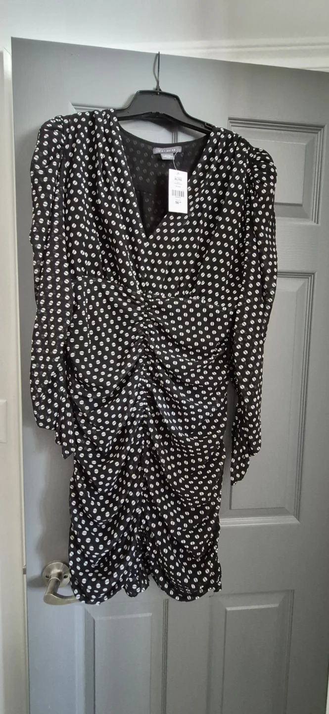 V neck polkadot dress