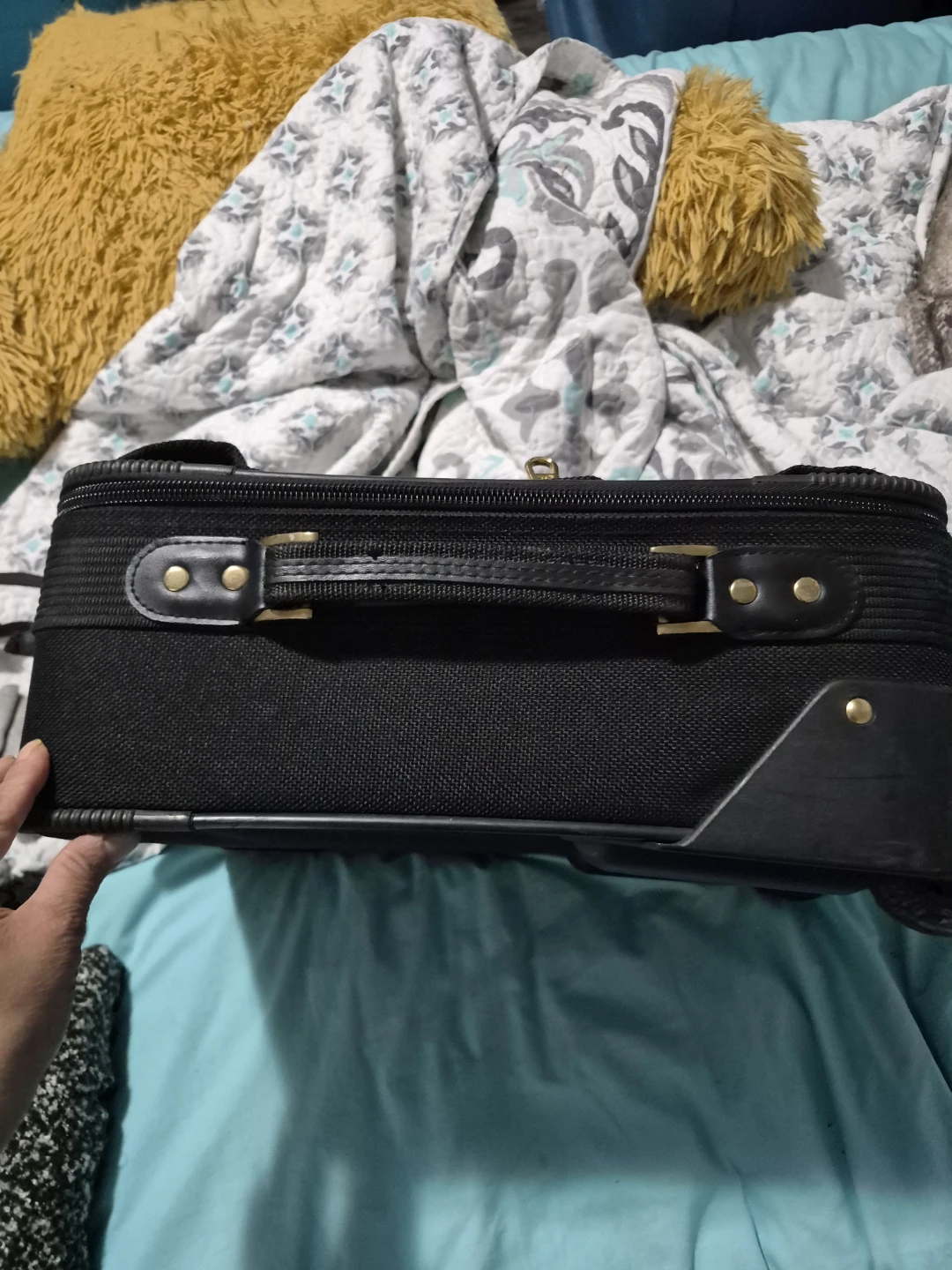 American Tourister Black Carry-On Luggage - photo 4