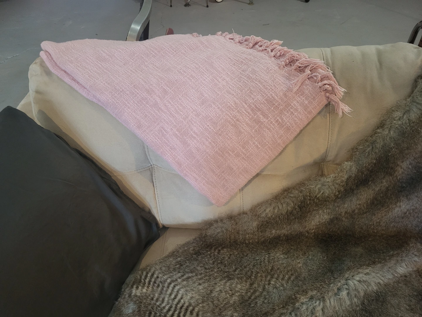 Pink Woven Throw Blanket with Fringe