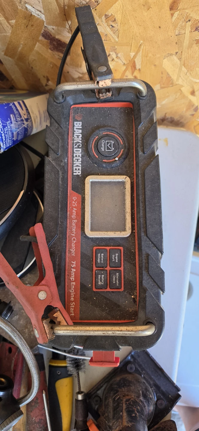 BLACK+DECKER 75 Amp Engine Start Battery Charger