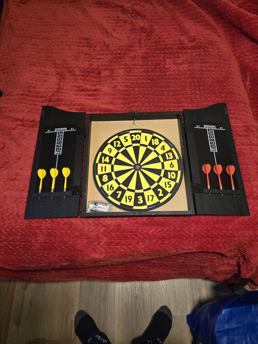 Churchill Pub Sports Dartboard Set - photo 3