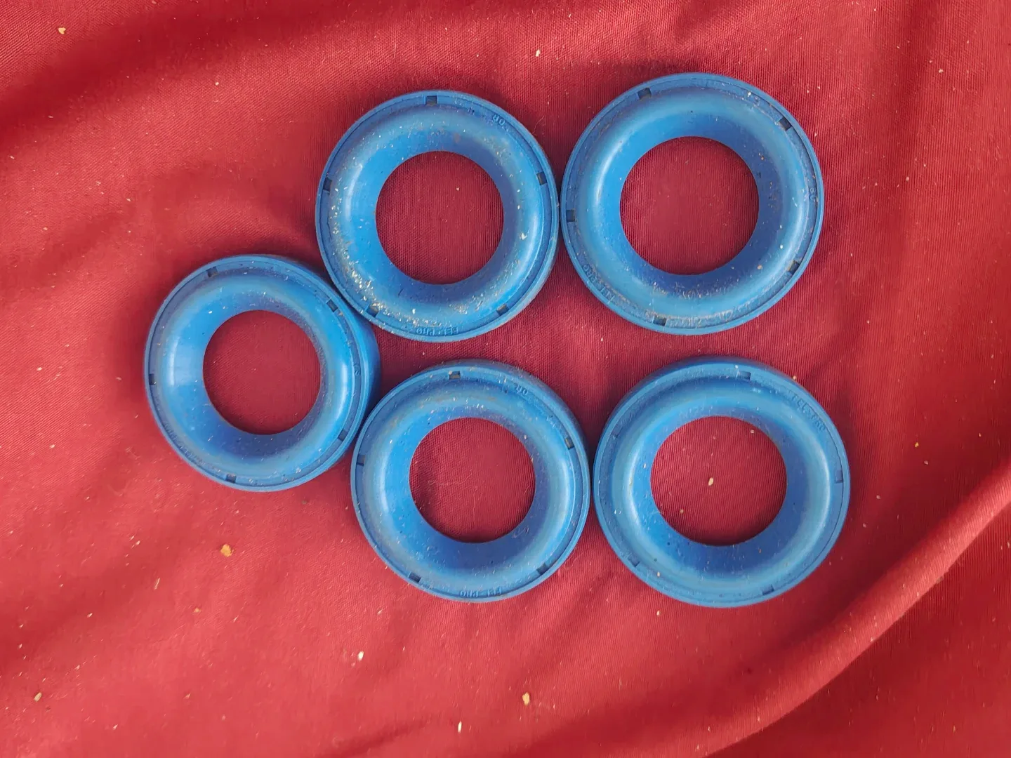 6 Blue Round Gaskets