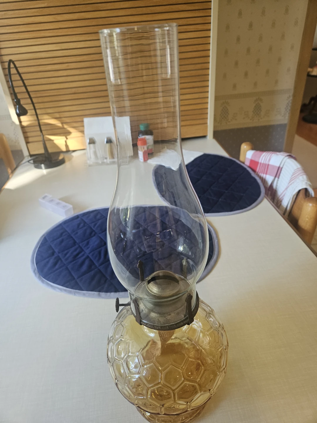 Vintage Amber Glass Honeycomb Oil Lamp - photo 3