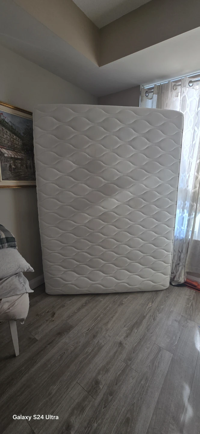 White IKEA mattress - photo 2