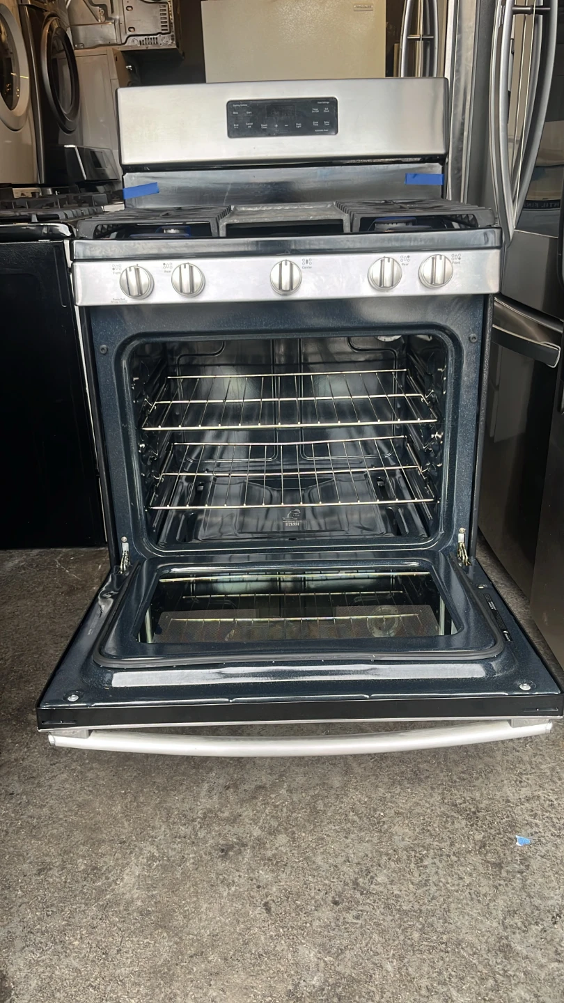 GE Stainless Steel Gas Range - photo 3