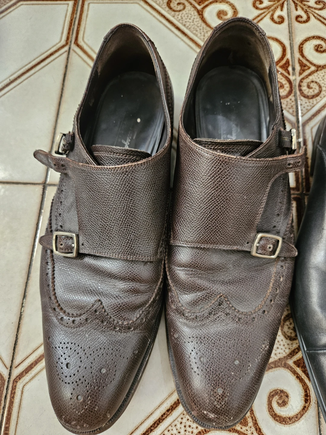 3 shoes .Ferragamo and gucci..size 9.5/10 - photo 2
