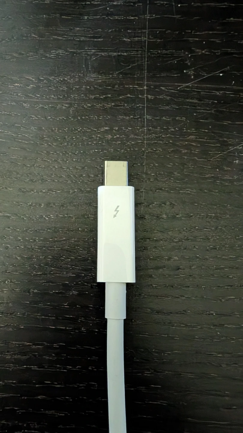 Apple Thunderbolt to FireWire Adapter - photo 2