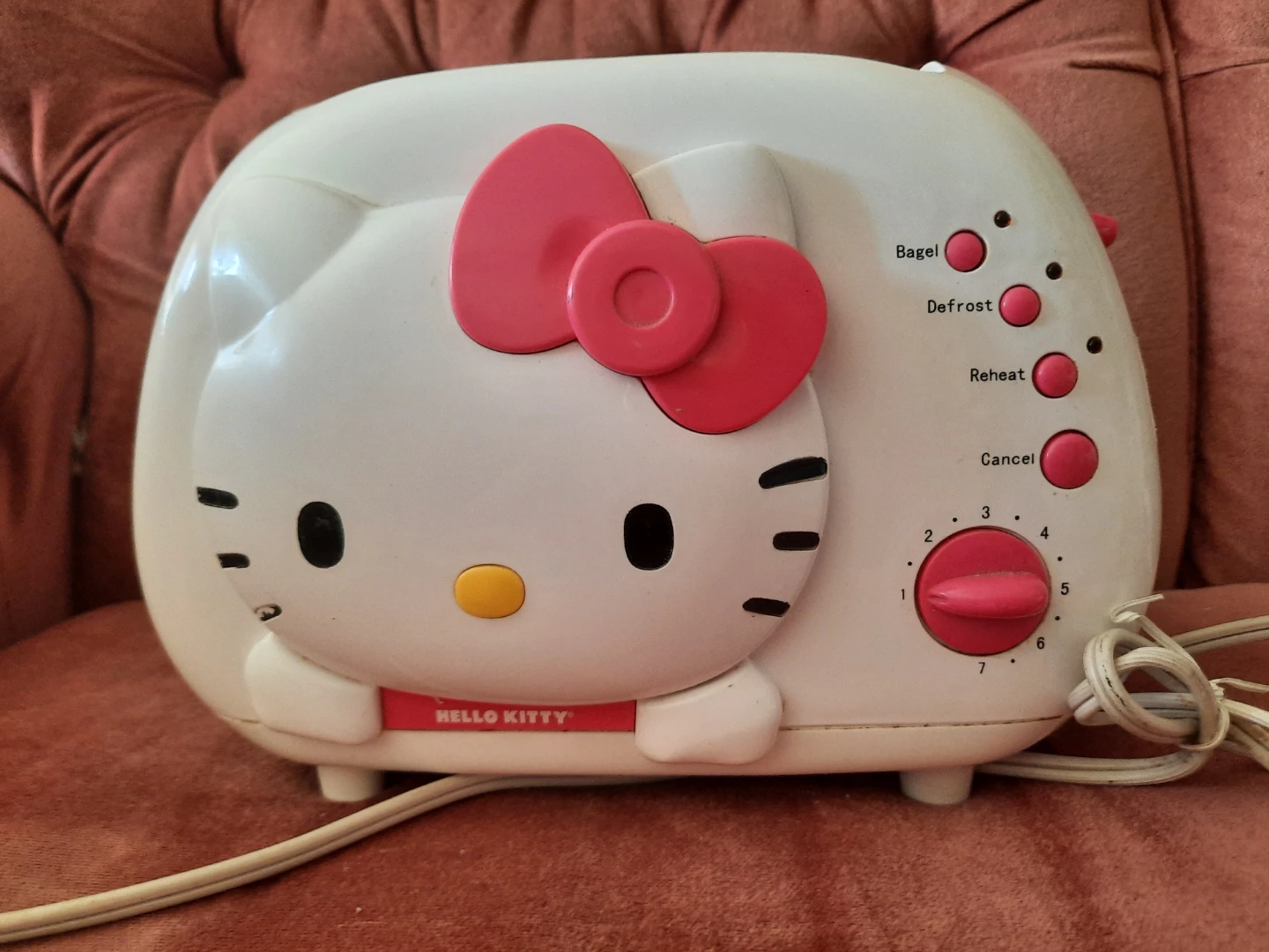 Hello Kitty 2-Slice Toaster