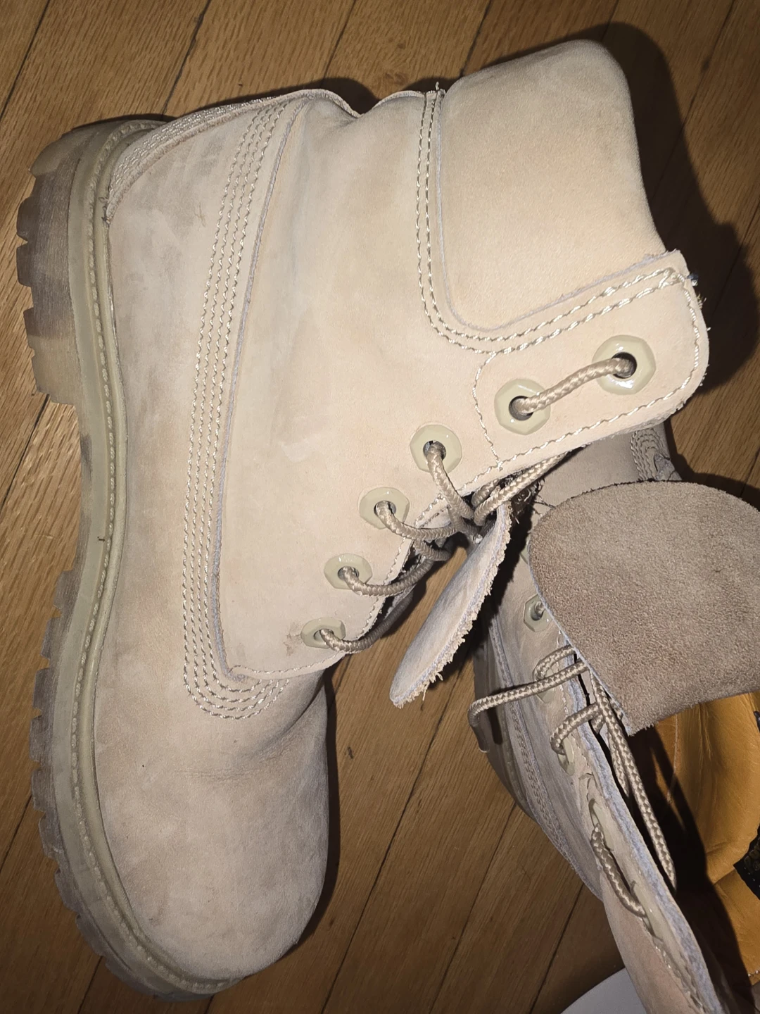 Timberland Classic Boots Beige Size 6.5 - photo 2