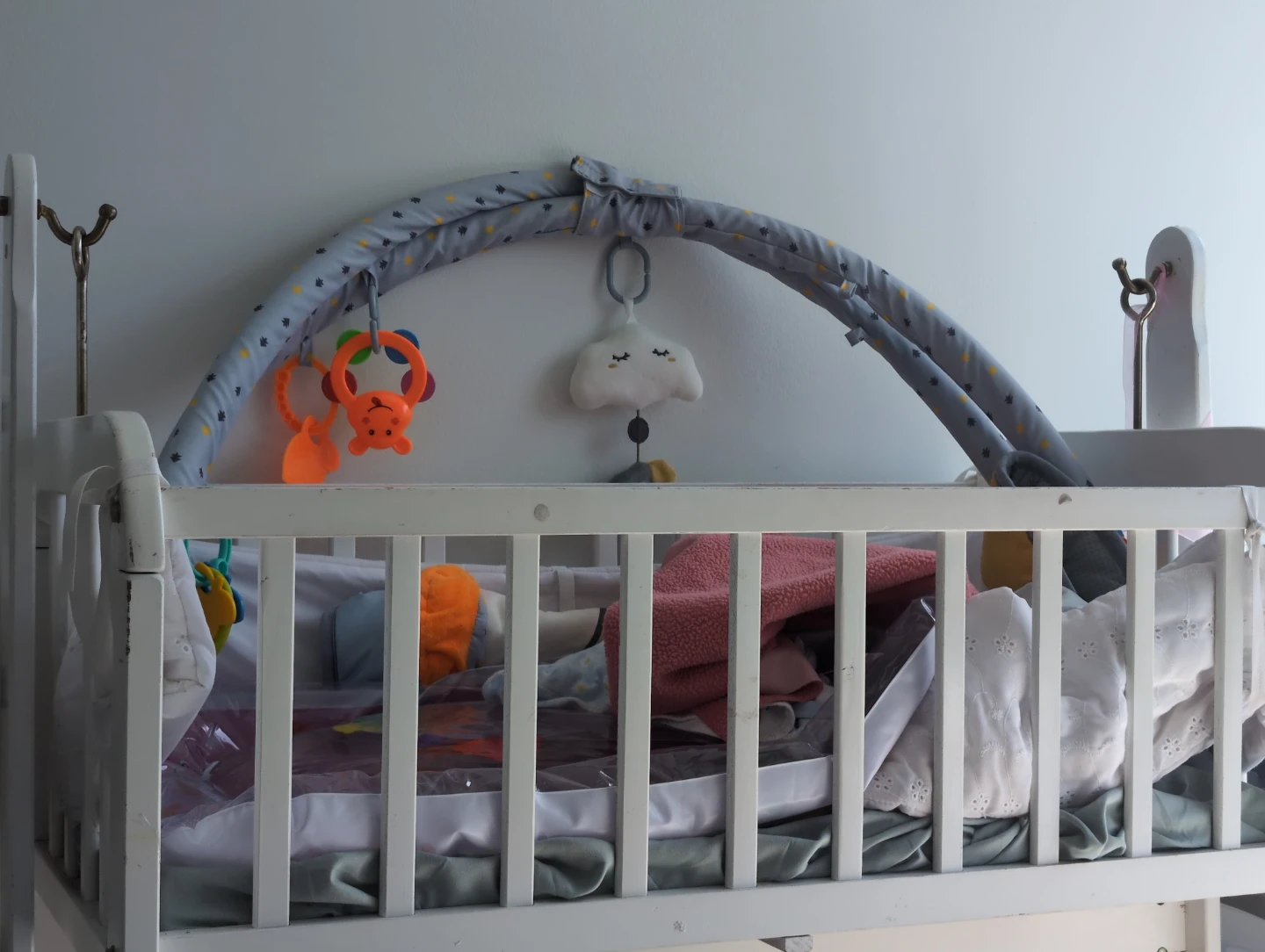 White Wooden Baby Crib - photo 2