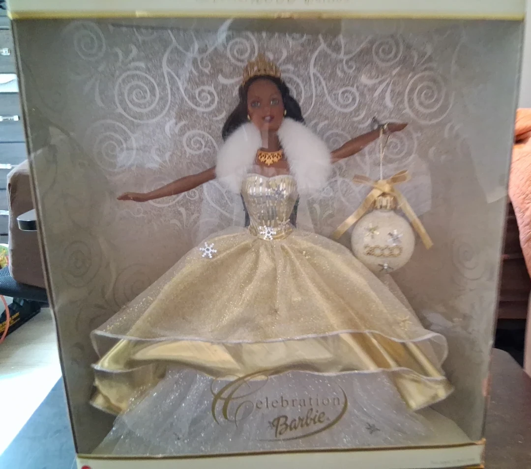Celebration Barbie Doll Special Edition 2000 - photo 5