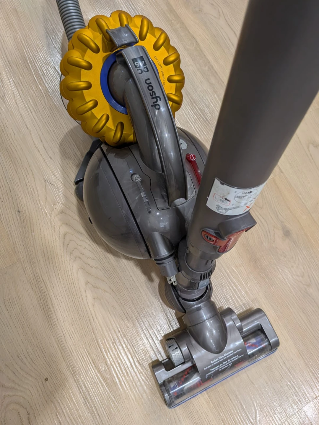 Dyson DC 46 vaccum cleaner - photo 3