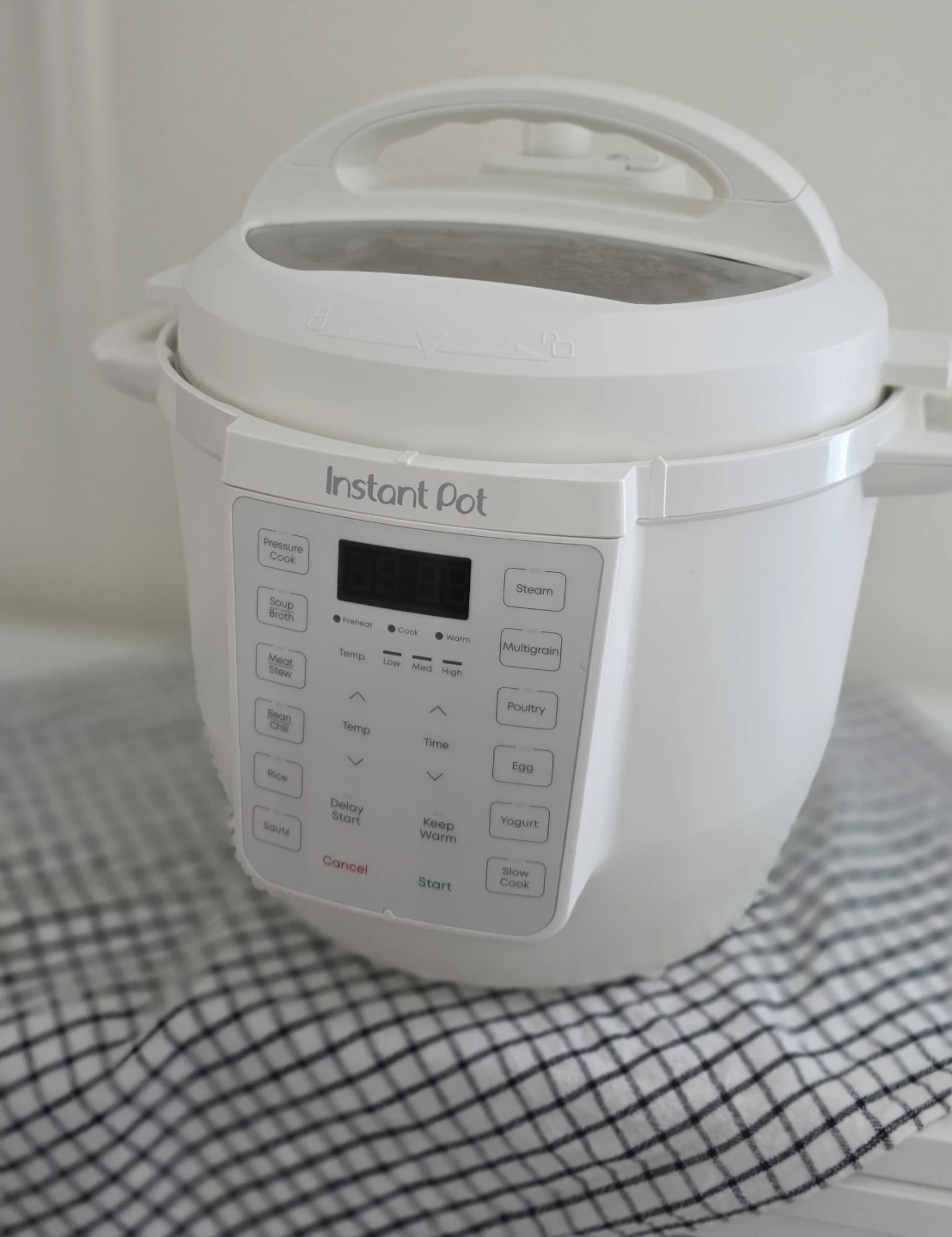 Instant Pot Duo 7-in-1 Electric Pressure Cooker