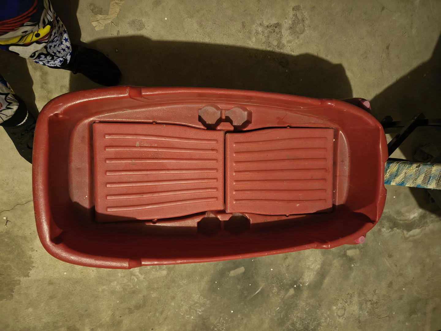 Radio Flyer Red Wagon with Seatbelts - photo 2