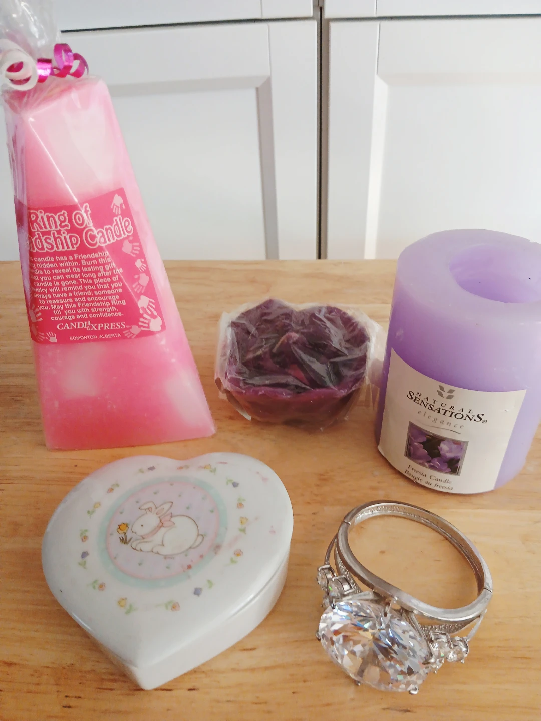 FREE Assorted Romantic Themed Candles and Decor ⚽ - photo 2