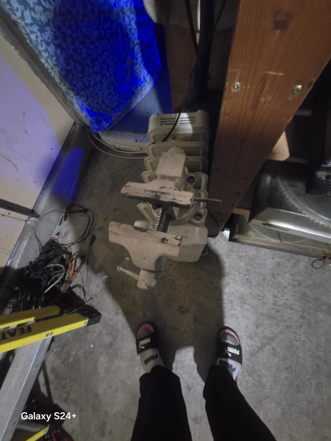 Bench Vise Clamp