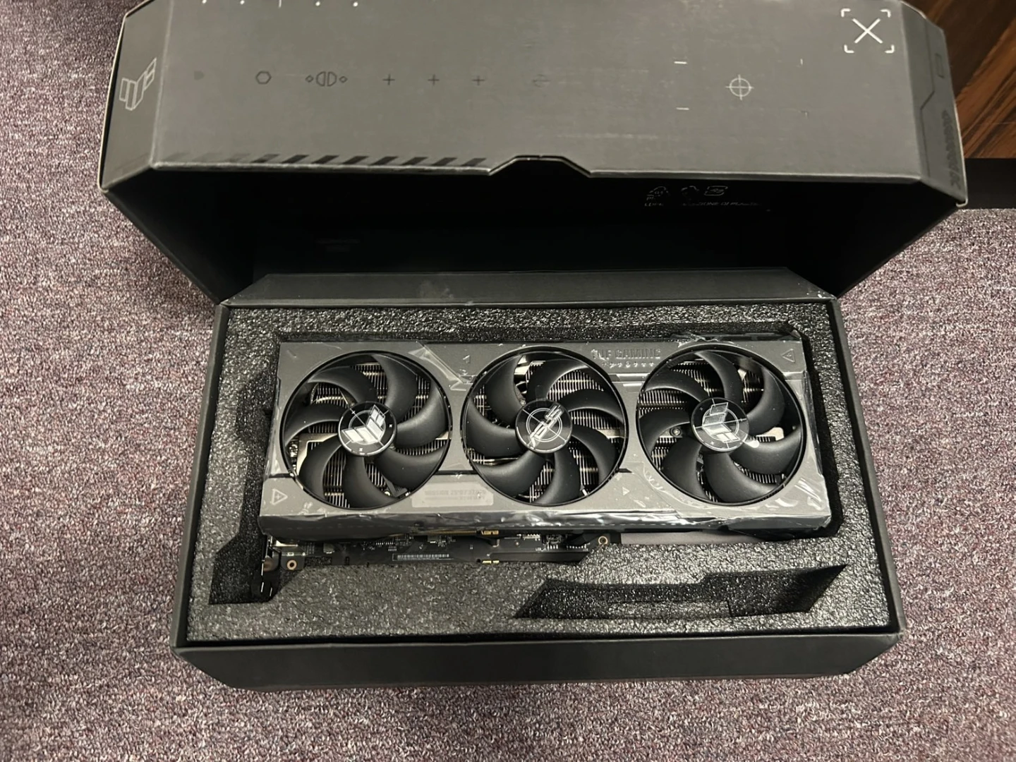ASUS TUF Gaming GeForce RTX 4090 Graphics Card - photo 4