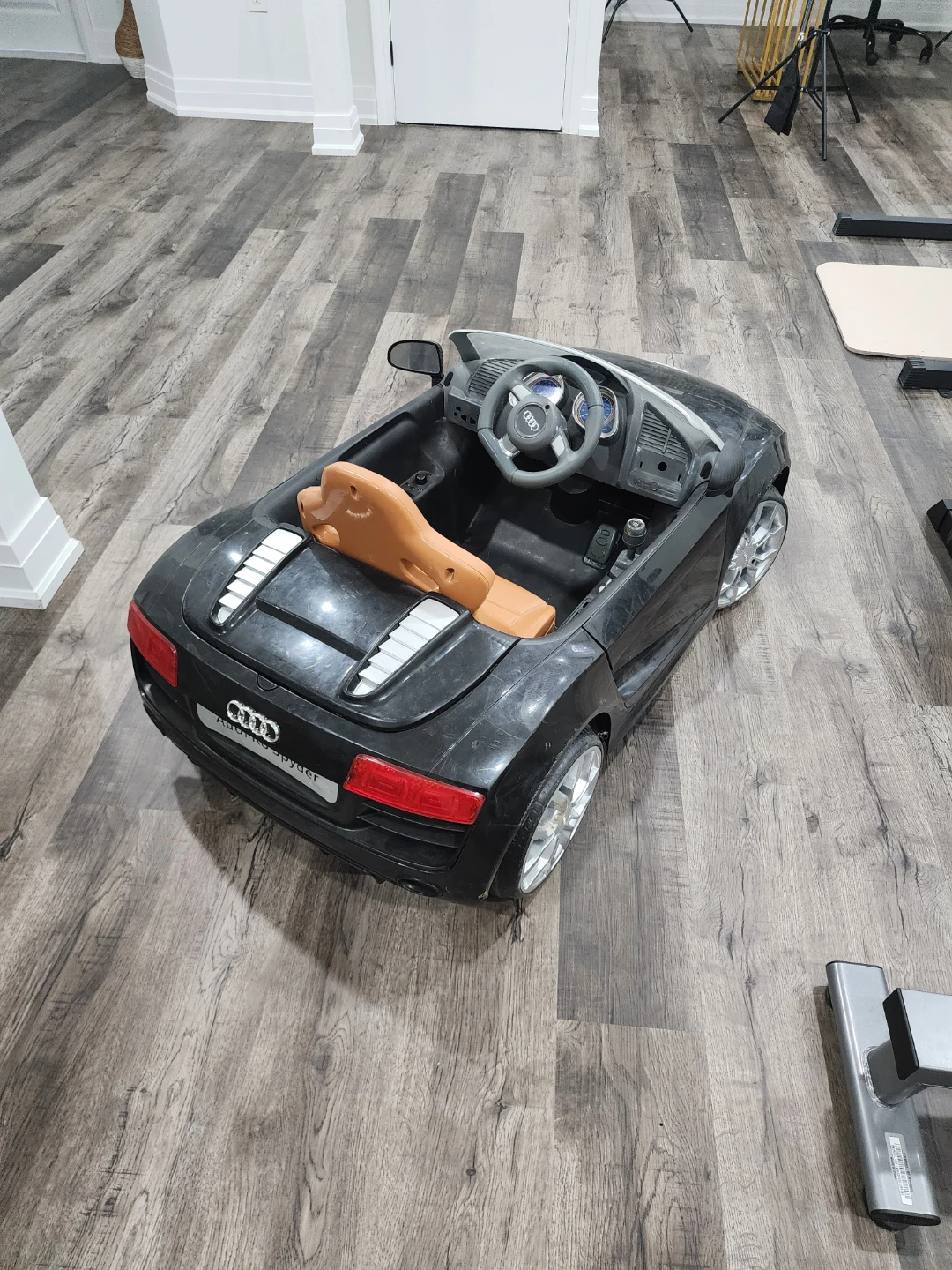 Audi R8 Ride-On Toy Car - photo 2
