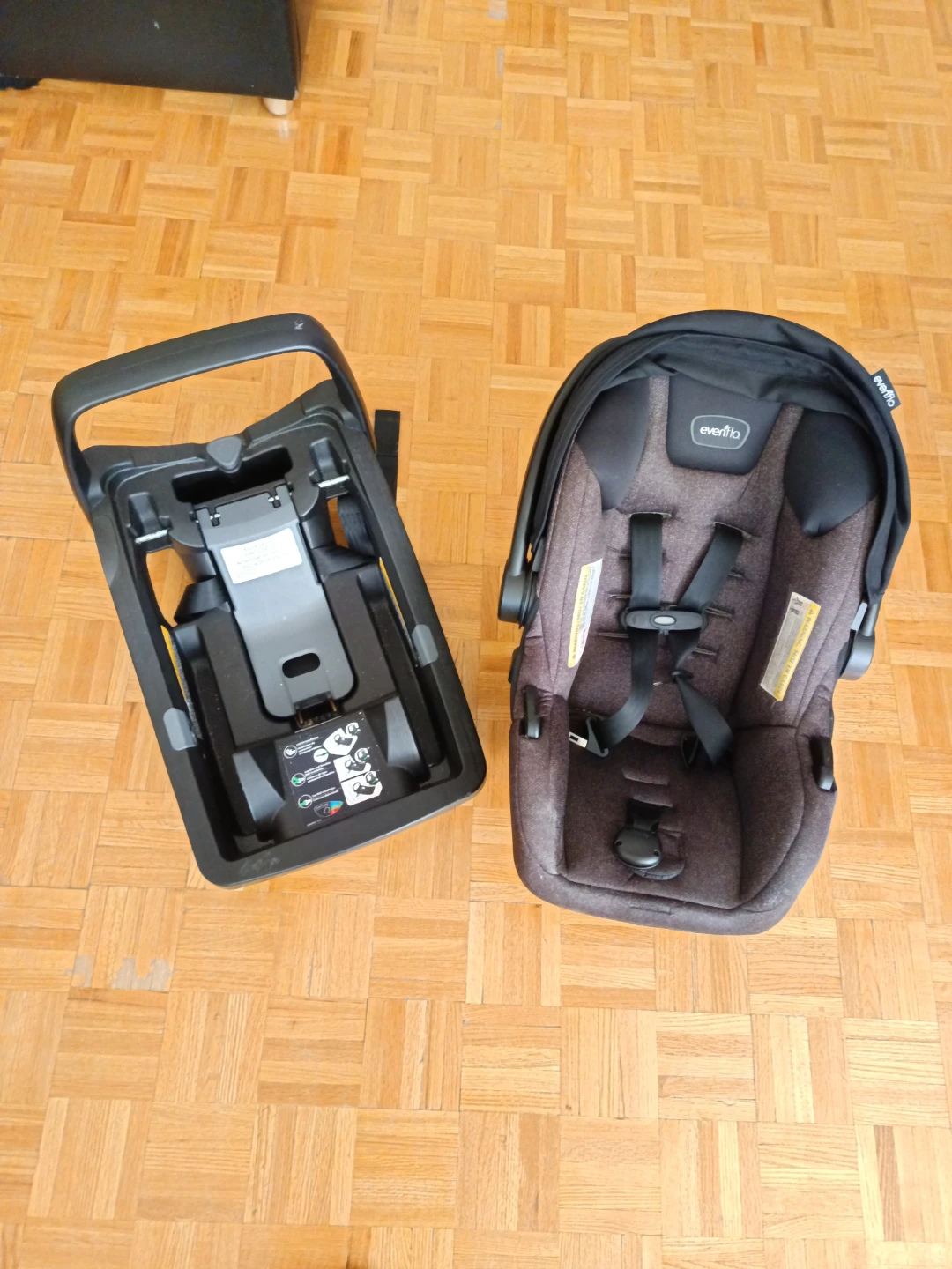 Evenflo LiteMax Infant Car Seat with Base