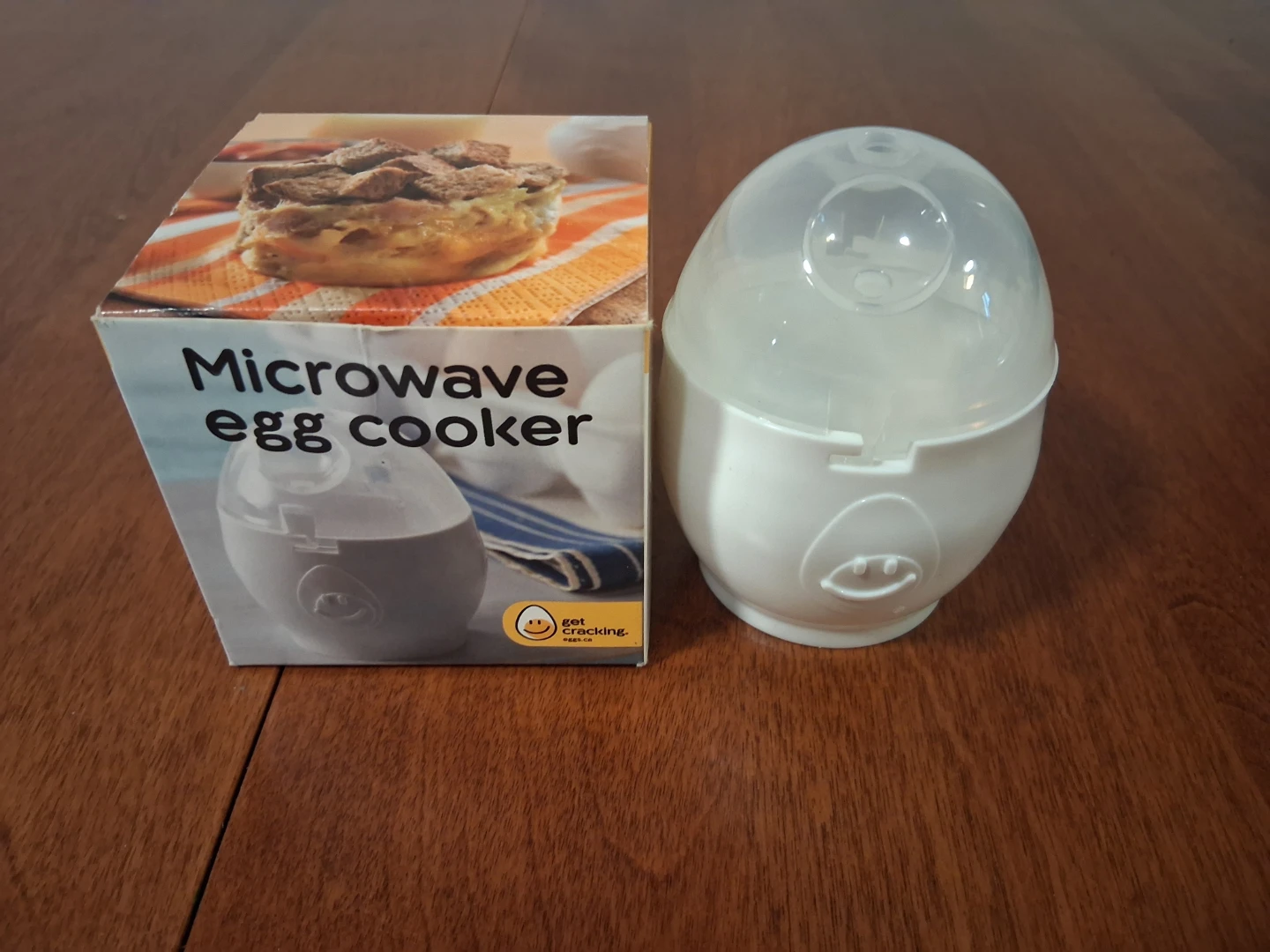 Microwave egg cooker