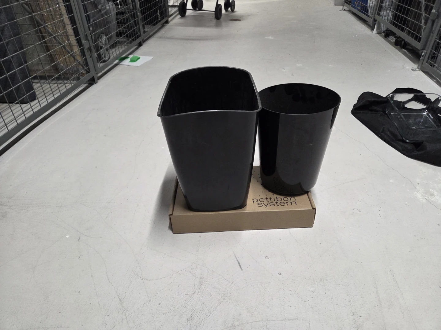 Pettibon System Plastic Waste Bins - photo 2