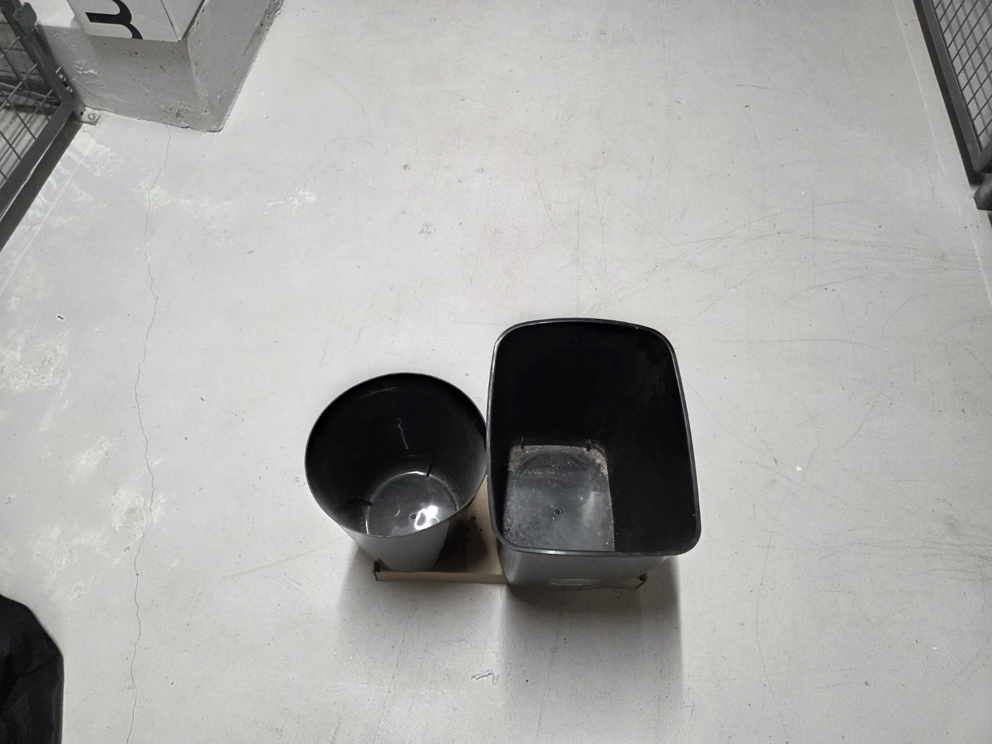 Pettibon System Plastic Waste Bins - photo 3