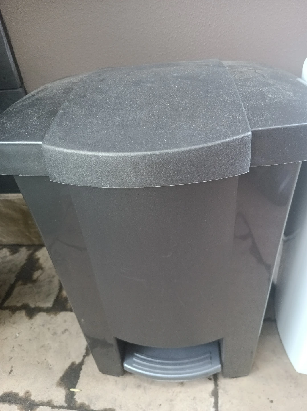 Pedal trash bin - photo 2
