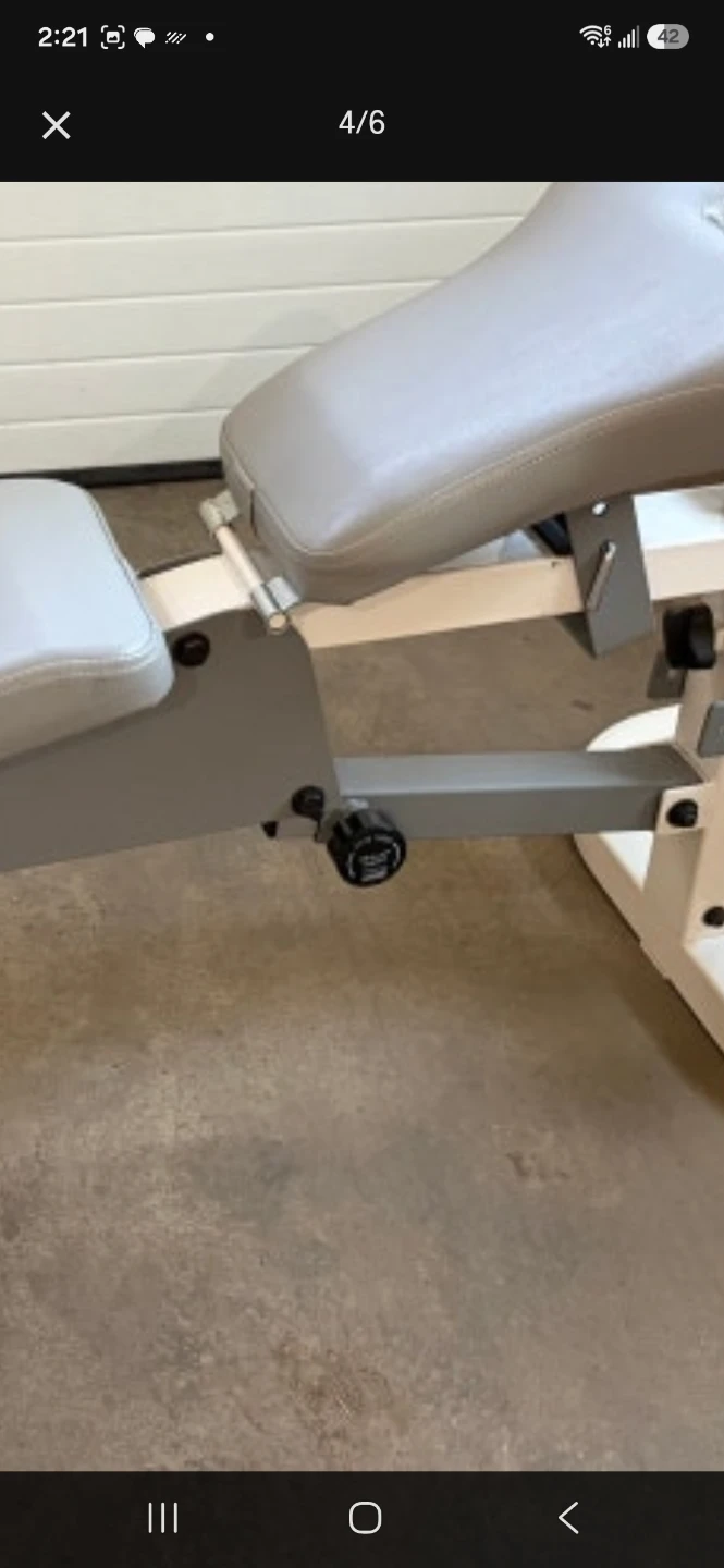 TuffStuff Heavy-Duty Adjustable Weight Bench - photo 3
