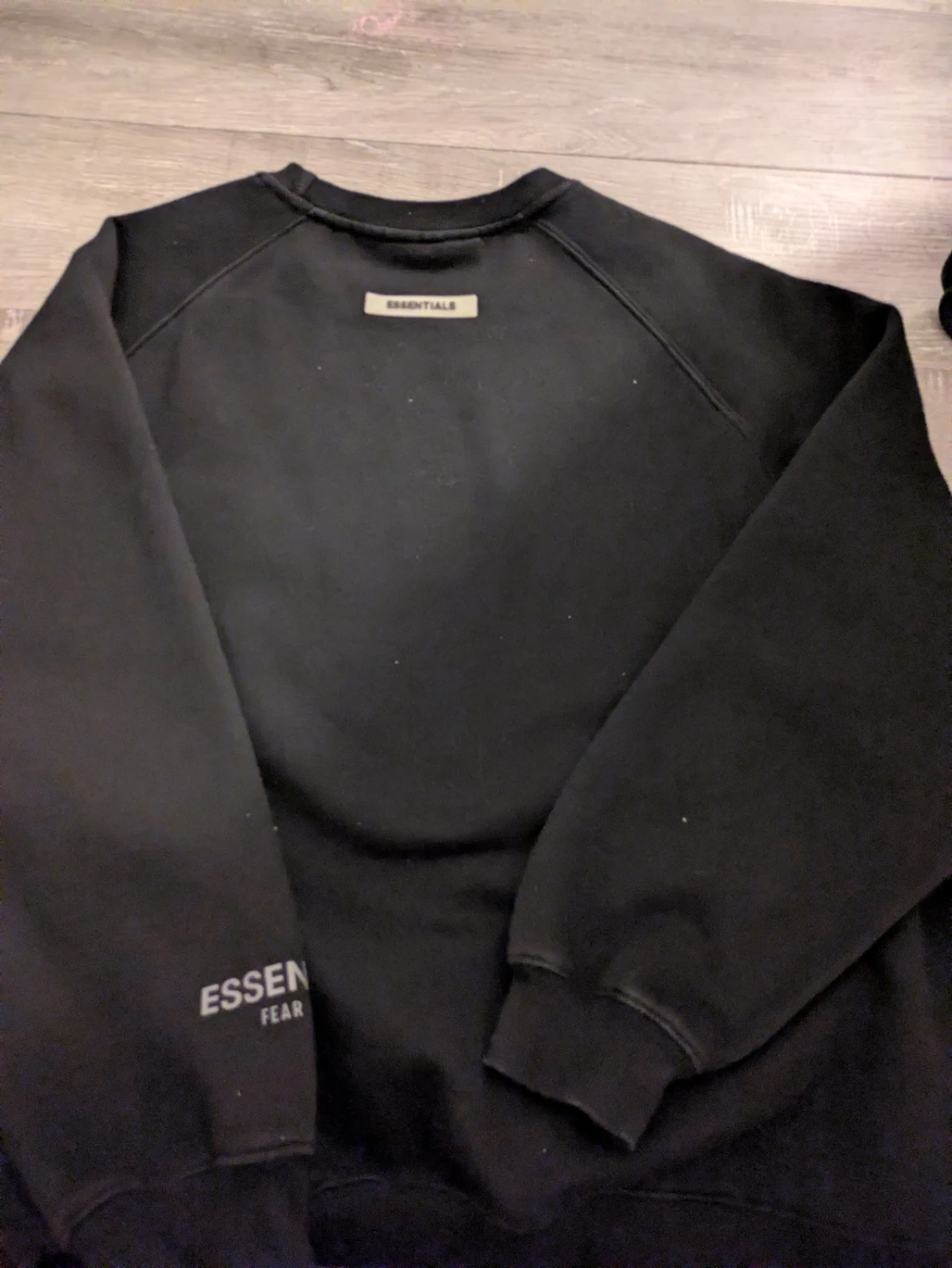 Black Essentials crew neck - photo 3