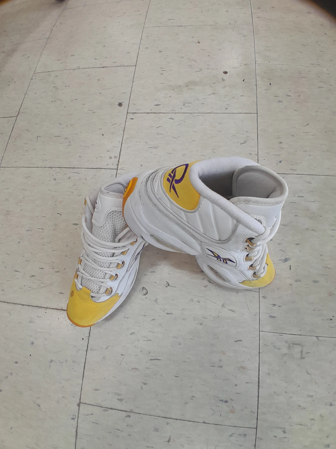 Reebok Question Mid White Yellow Basketball Shoes Men's Size 9 - photo 3
