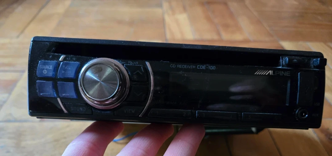 Alpine CD Receiver CDE-100