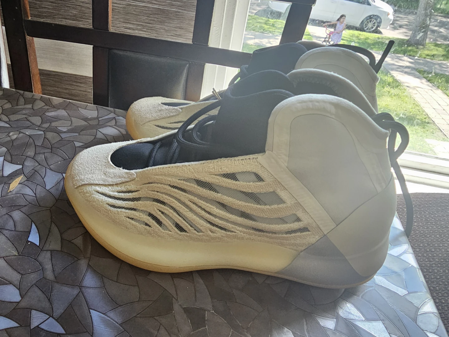 Adidas Yeezy QNTM - photo 2