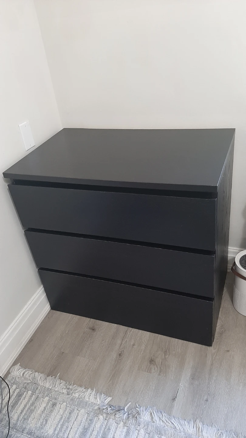 Black 3-Drawer Dresser
