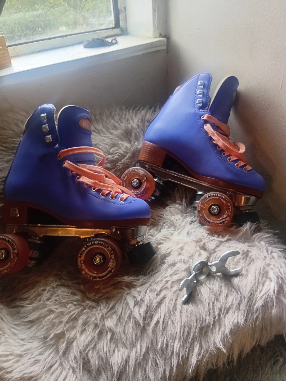 Moxi Beach Bunny Purple Roller Skates with Orange Laces - photo 2