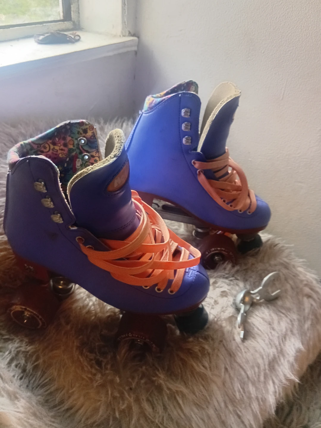 Moxi Beach Bunny Purple Roller Skates with Orange Laces - photo 3