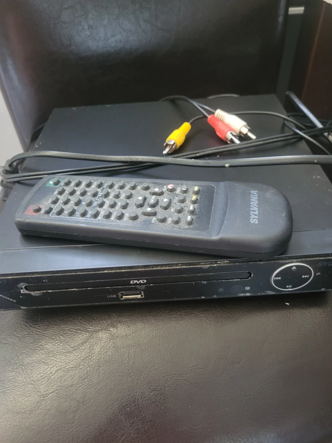 Sylvania DVD Player with Remote and RCA Cables