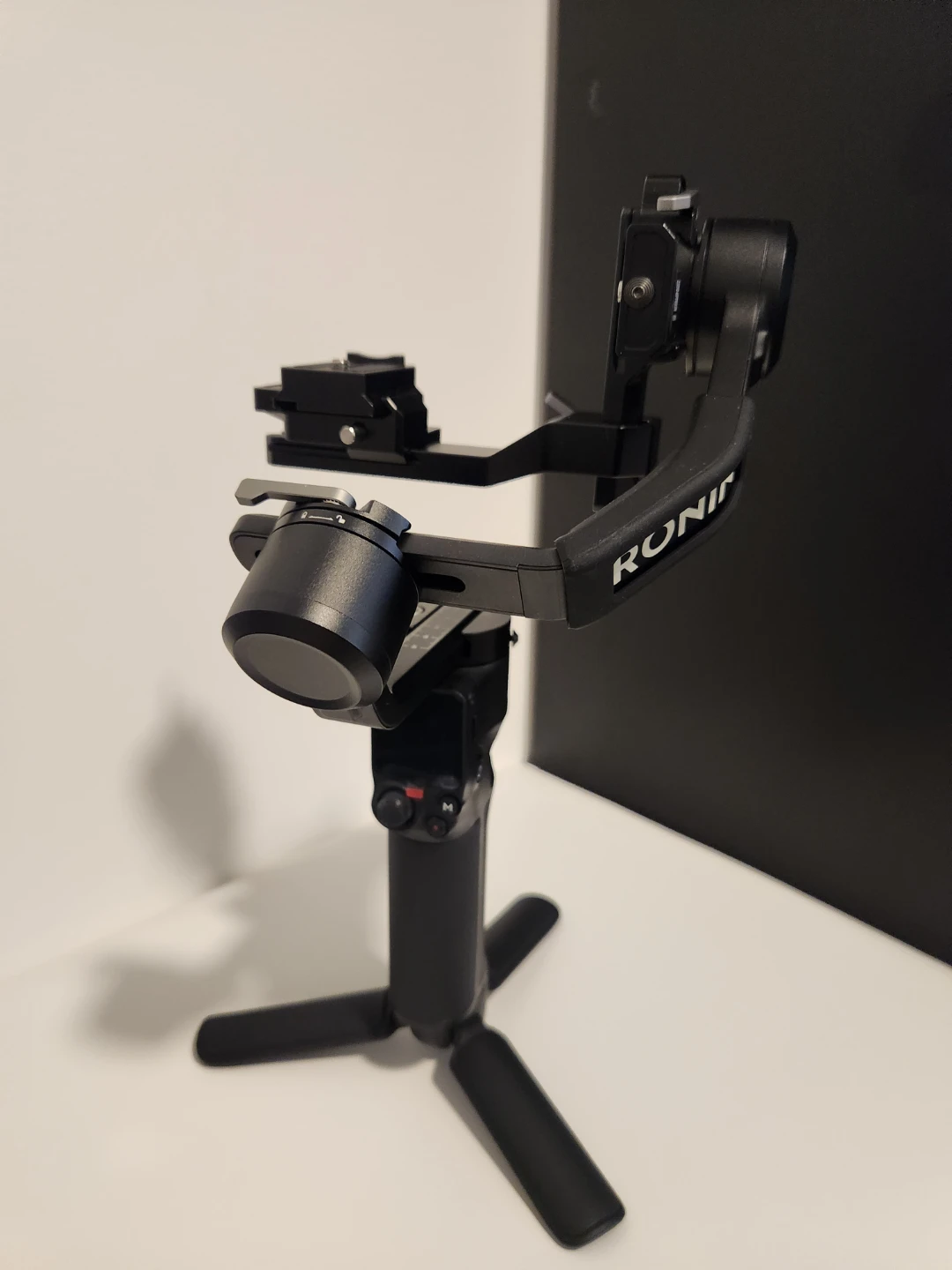 DJI RS 3 Mini Gimbal Stabilizer