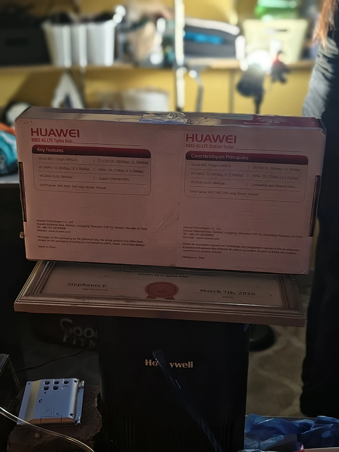 HUAWEI B882 4G LTE Turbo Hub Station - photo 2