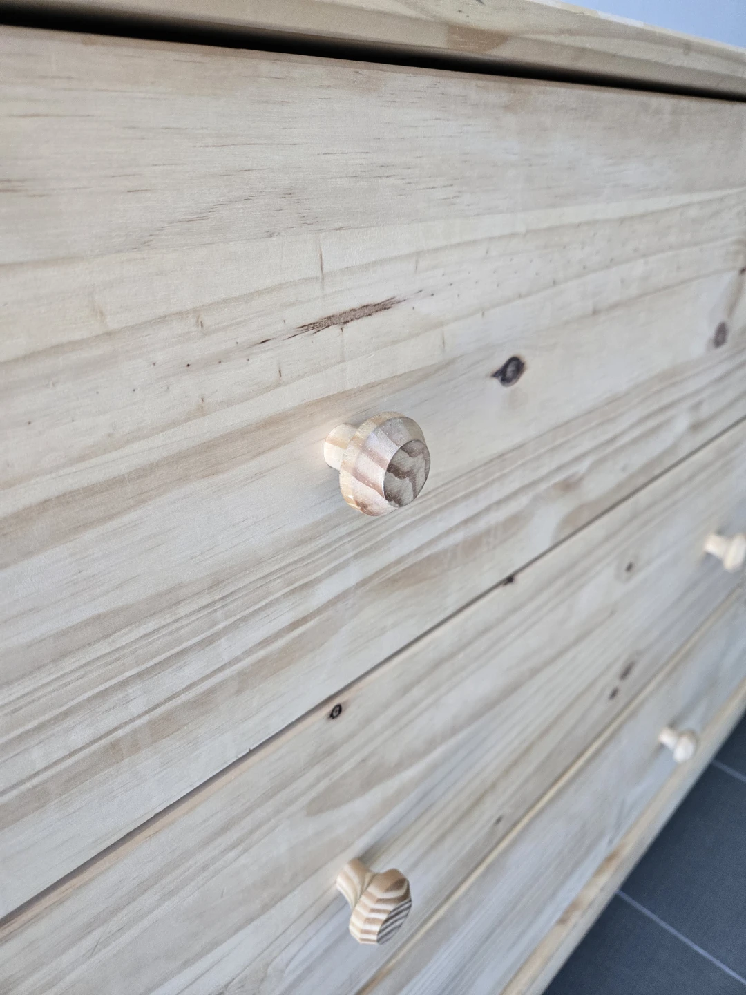 Newly sanded ikea 6 drawer tarva dresser - photo 4