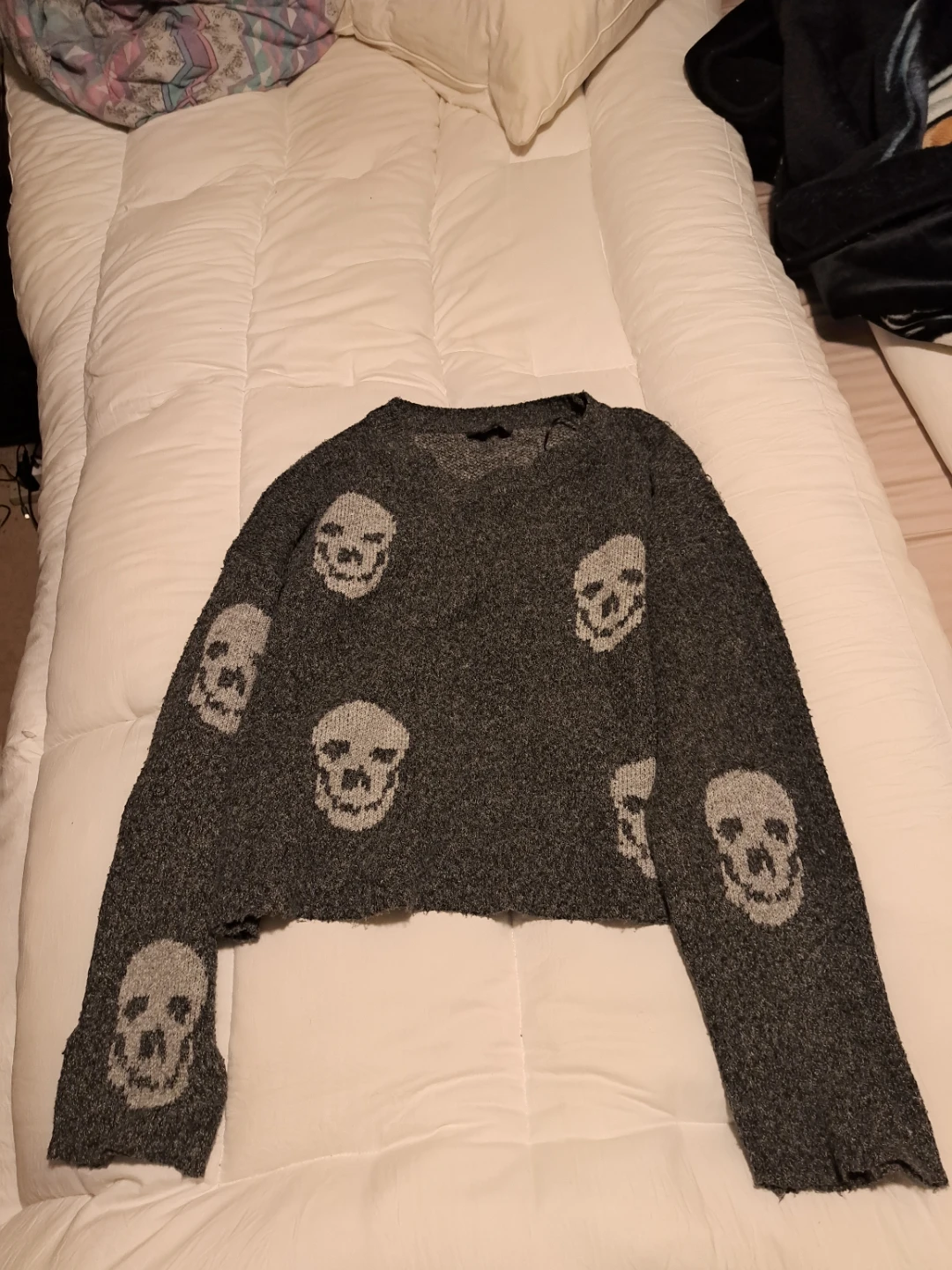 No Boundaries Skull Sweater XL