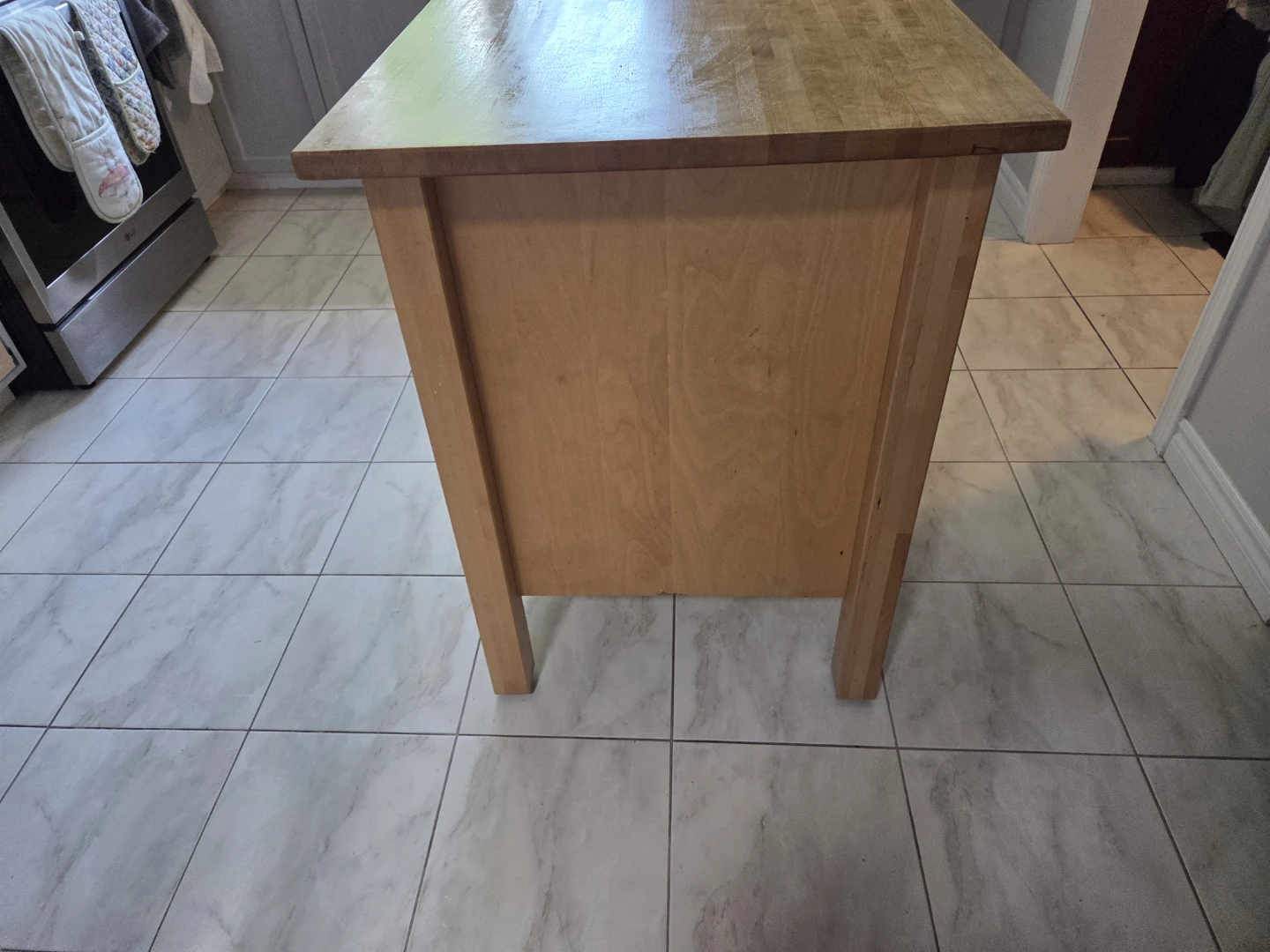 Kitchen Island with 3 Drawers - photo 3